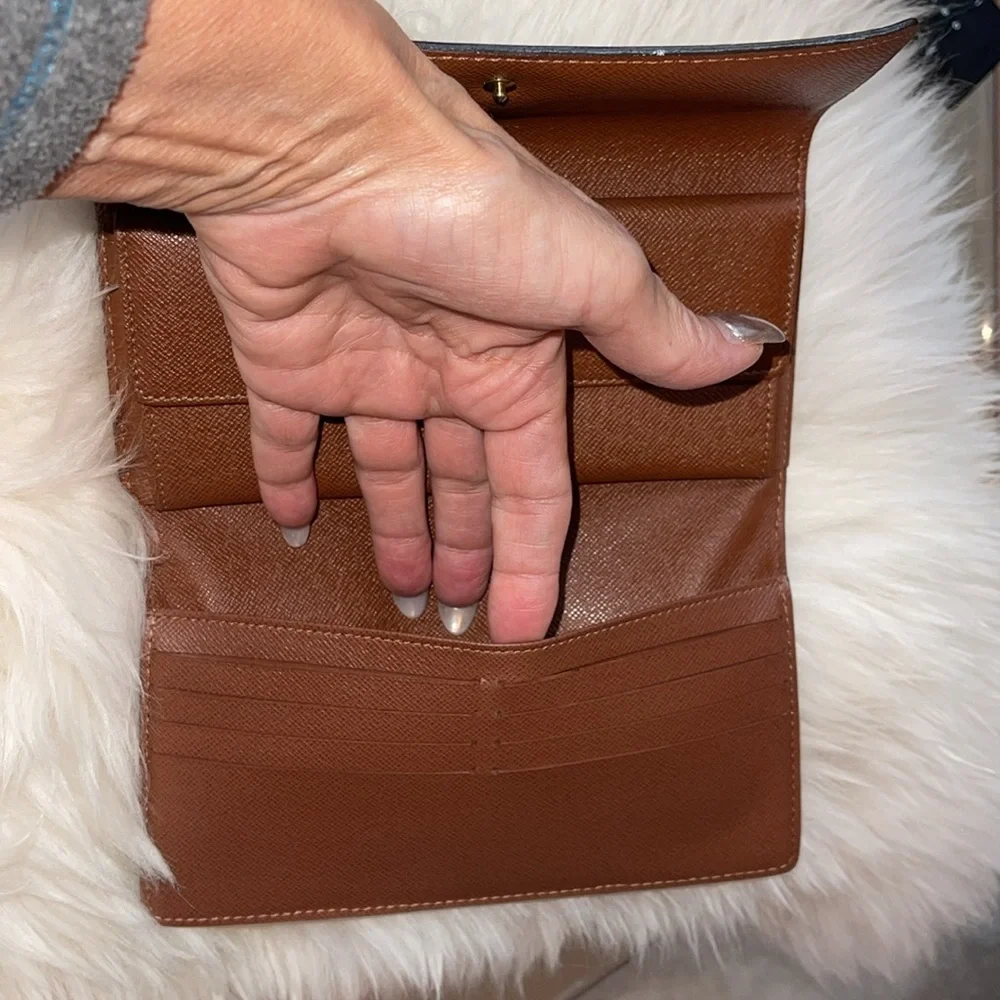 Like New Louis Vuitton Monogram Pattern Leather Continental Wallet. - Picture 6 of 14